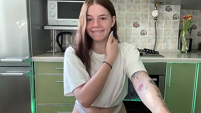 Snapshot of mia___mi chatting on 10, 3, 2025 mia mi online show from 10, 3, 2025