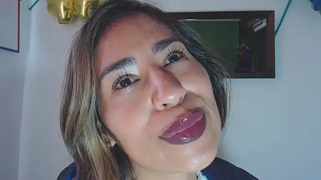 Snapshot of fantasty_nylon chatting on 3, 12, 2024 fantasty nylon online show from 3, 12, 2024