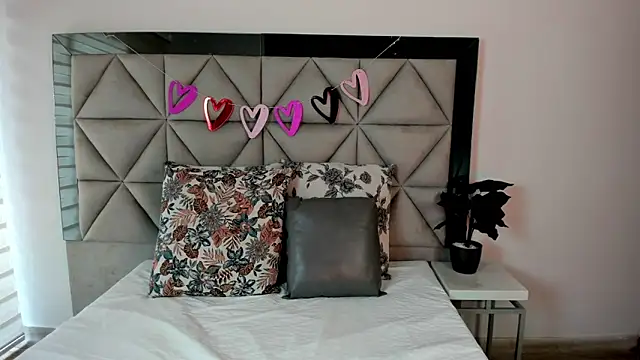 nina pons online show from 14, 2, 2025