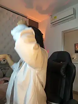 Snapshot of ZarahEvans chatting on 8, 11, 2025 ZarahEvans online show from 8, 11, 2025