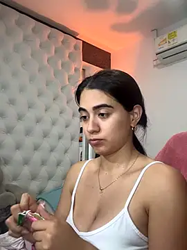 Snapshot of ZarahEvans chatting on 18, 11, 2025 ZarahEvans online show from 18, 11, 2025