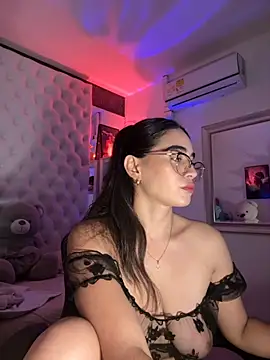 Snapshot of ZarahEvans chatting on 1, 12, 2025 ZarahEvans online show from 1, 12, 2025