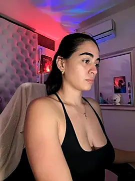 Snapshot of ZarahEvans chatting on 5, 12, 2025 ZarahEvans online show from 5, 12, 2025