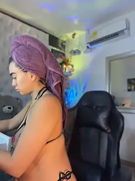 ZarahEvans online show from 23, 4, 2026