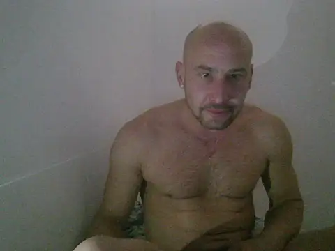 Snapshot of Smileboy698 chatting on 6, 2, 2026 Smileboy698 online show from 6, 2, 2026