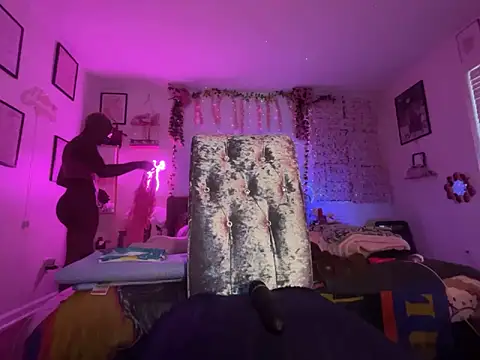 VixenCapri online show from 2, 12, 2025