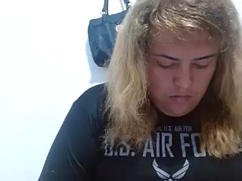 Snapshot of KIARAMARSHALLWELLZ chatting on 12, 2, 2025 KIARAMARSHALLWELLZ online show from 12, 2, 2025