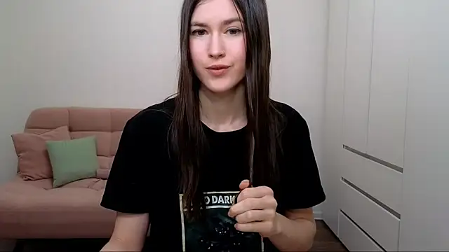 Snapshot of AliciaNewell chatting on 10, 3, 2025 AliciaNewell online show from 10, 3, 2025