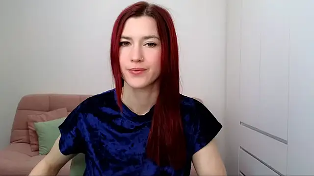 Snapshot of AliciaNewell chatting on 20, 9, 2025 AliciaNewell online show from 20, 9, 2025