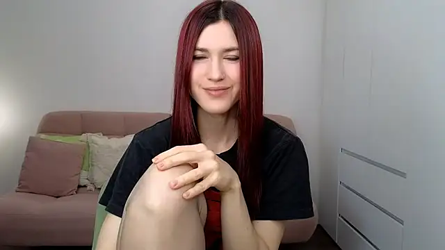 Snapshot of AliciaNewell chatting on 15, 10, 2025 AliciaNewell online show from 15, 10, 2025