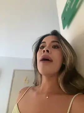 Emilia Bakerr online show from 17, 3, 2025