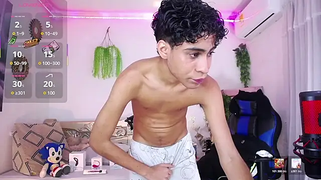 Snapshot of huge_armound chatting on 6, 7, 2026 huge armound online show from 6, 7, 2026