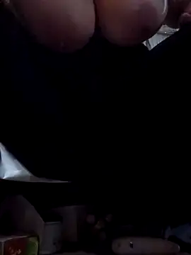 Snapshot of sweetkitty111 chatting on 12, 1, 2026 sweetkitty111 online show from 12, 1, 2026