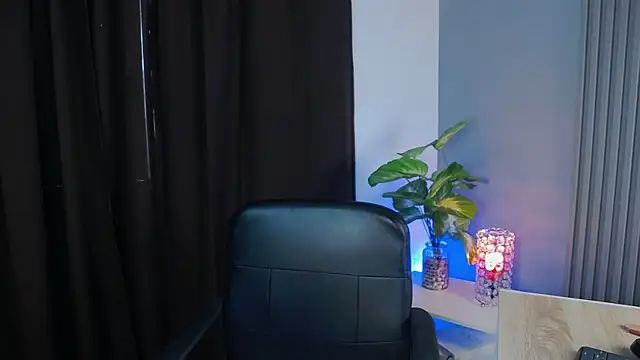 Snapshot of AllieEvans chatting on 22, 2, 2025 AllieEvans online show from 22, 2, 2025