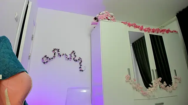 KaylaLaine online show from 11, 9, 2025