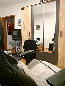 noidentiti online show from 21, 3, 2025