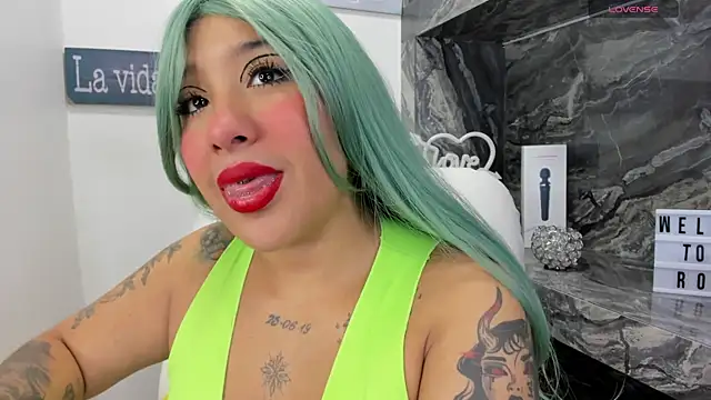 miss danika online show from 18, 11, 2025