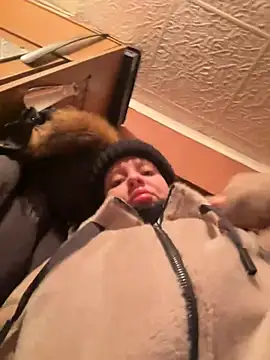 Snapshot of LikaCat chatting on 29, 12, 2024 LikaCat online show from 29, 12, 2024