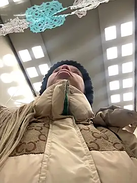 Snapshot of LikaCat chatting on 7, 1, 2025 LikaCat online show from 7, 1, 2025