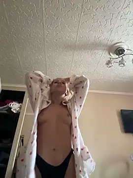 Snapshot of LikaCat chatting on 21, 1, 2025 LikaCat online show from 21, 1, 2025