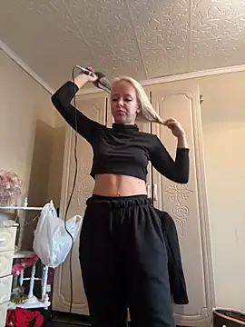 Snapshot of LikaCat chatting on 23, 1, 2025 LikaCat online show from 23, 1, 2025