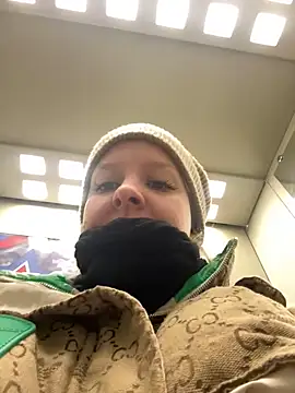 Snapshot of LikaCat chatting on 1, 2, 2025 LikaCat online show from 1, 2, 2025