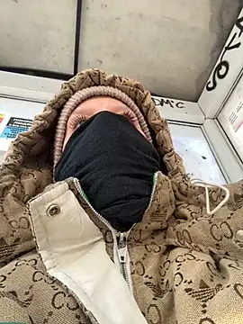 Snapshot of LikaCat chatting on 1, 2, 2025 LikaCat online show from 1, 2, 2025