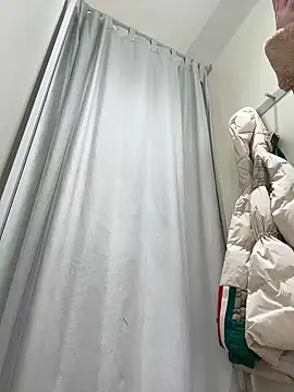 Snapshot of LikaCat chatting on 8, 2, 2025 LikaCat online show from 8, 2, 2025