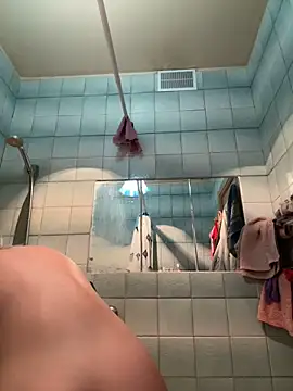 Snapshot of LikaCat chatting on 18, 2, 2025 LikaCat online show from 18, 2, 2025