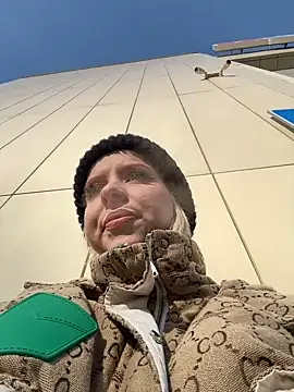 Snapshot of LikaCat chatting on 19, 2, 2025 LikaCat online show from 19, 2, 2025