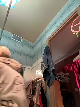 Snapshot of LikaCat chatting on 23, 2, 2025 LikaCat online show from 23, 2, 2025