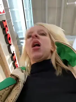 Snapshot of LikaCat chatting on 23, 2, 2025 LikaCat online show from 23, 2, 2025