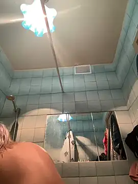 Snapshot of LikaCat chatting on 25, 2, 2025 LikaCat online show from 25, 2, 2025