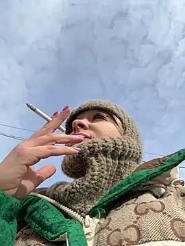 Snapshot of LikaCat chatting on 13, 3, 2025 LikaCat online show from 13, 3, 2025