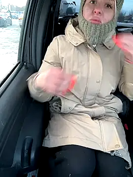 Snapshot of LikaCat chatting on 16, 11, 2025 LikaCat online show from 16, 11, 2025