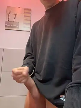 Snapshot of M1LL10N chatting on 2, 1, 2025 M1LL10N online show from 2, 1, 2025