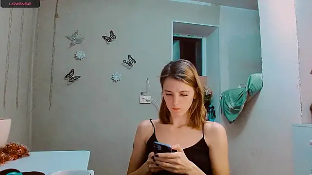 Snapshot of RosaJil chatting on 8, 12, 2024 RosaJil online show from 8, 12, 2024