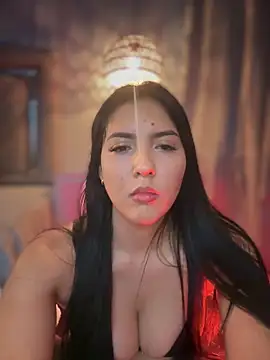 MarianaBenz online show from 7, 2, 2025