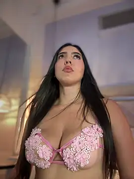 MarianaBenz online show from 13, 3, 2025