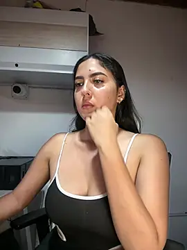 MarianaBenz online show from 4, 4, 2026