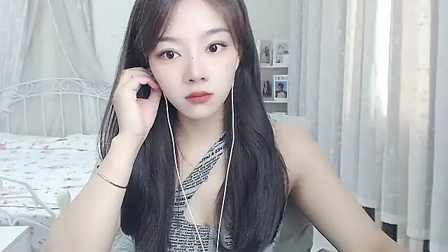 Snapshot of Jenny-Z chatting on 5, 6, 2026 Jenny-Z online show from 5, 6, 2026