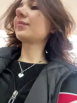 QuitieLia online show from 10, 12, 2024