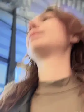 QuitieLia online show from 4, 10, 2025