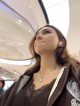 QuitieLia online show from 22, 4, 2026