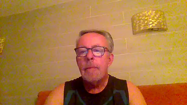 Snapshot of tuggy59 chatting on 16, 6, 2026 tuggy59 online show from 16, 6, 2026