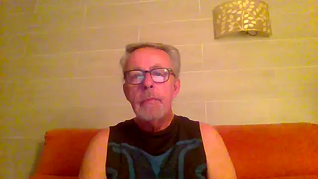 Snapshot of tuggy59 chatting on 19, 6, 2026 tuggy59 online show from 19, 6, 2026