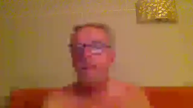 Snapshot of tuggy59 chatting on 15, 7, 2026 tuggy59 online show from 15, 7, 2026