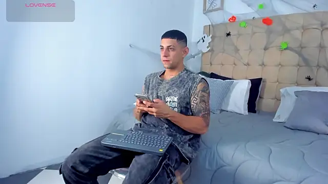 Alex cute77 online show from 4, 11, 2025