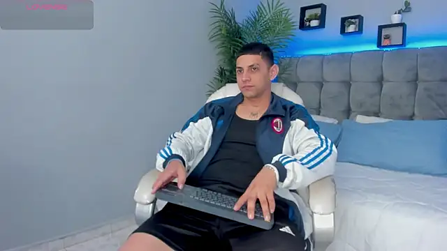 Alex cute77 online show from 20, 3, 2026