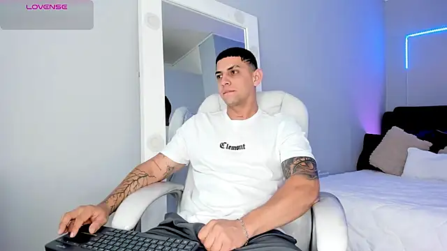 Alex cute77 online show from 2, 7, 2026